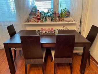 Jedálenská zostava.