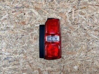 Zadné pravé svetlo na Peugeot Expert 3