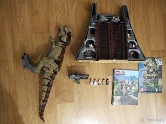 LEGO Jurassic World 75936 Besnenie T- Rexa