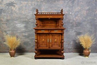 DUBOVÁ KOMODA – KREDENC MASÍVNE DREVO PO RENOVÁCII