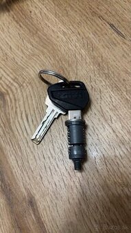 Originálny zámok Givi