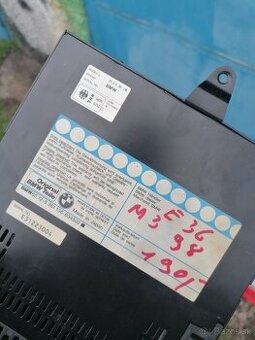 Zosilovač bmw e36