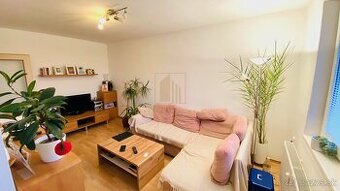 Pekný 3 izbový byt s garážou vo výbornej lokalite v Novom Me