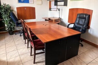 Kancelársky nábytok (komplet)