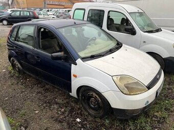 Ford Fiesta 1.3 44kw 2004 na náhradní díly