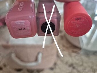 Tekuté licenky Huda Beauty