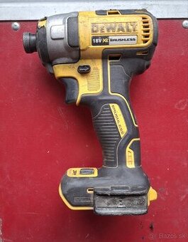 DeWalt DCF887 18V XR Brushless rázový uťahovák