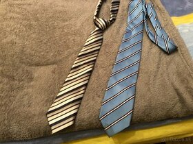 2x kravata