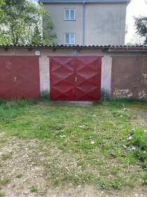 Murovaná garáž, Fabrická ul., Nitra centrum - 1