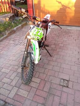 Predám pitbike 125cc 4t