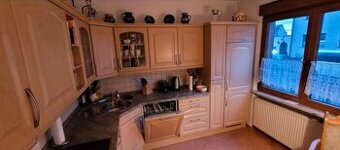 Rohová kuchyňská linka, včetně spotřebičů, č. 3704