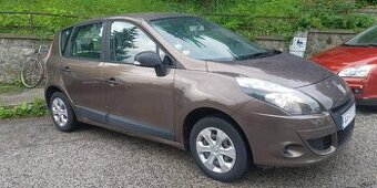 Renault Scenic 2009, čokoládová farba