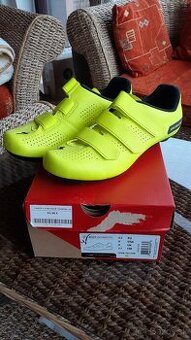 Tretry Specialized veľ. 8/42.