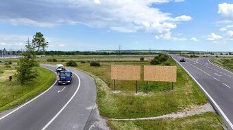 Billboard- križovatka medzi Pezinkom, Malackami a Vinosadmi