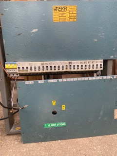 Predám elektricku rozvodnú skrinu s ističmi