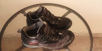 Turisticke topanky prabos vibram 42