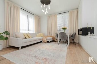 ŠTÝLOVÝ 3 IZBOVÝ BYT - EIN PARK S TERASOU A GARÁŽOVÝM STÁTIM