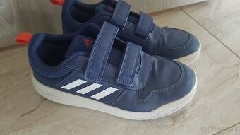 Tenisky Adidas 32