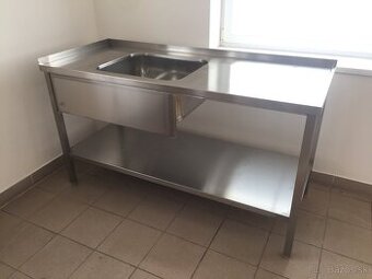Gastro nerezový stôl s hlbokým dresom