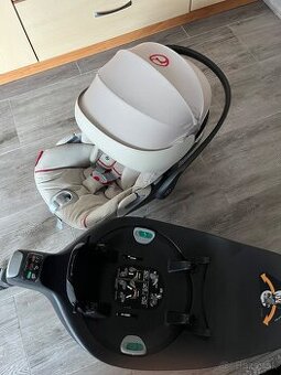 Cybex Cloud Z i-Size – Ferrari Edition + otočná Isofix zákla