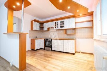 REZERVOVANÝ - 3 IZBOVÝ BYT, ŠAFÁRIKOVA TRIEDA, KOŠICE TERASA