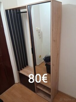 Predám predsieňovú skrinku