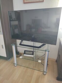 TV Zn. LG 42LM660S +stolík grátis - 1