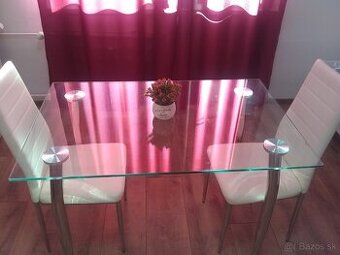 Jedalensky stol so 4 stoličkami 30 eu