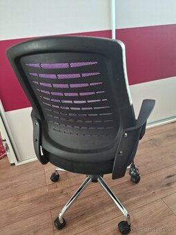 Kancelárska stolička