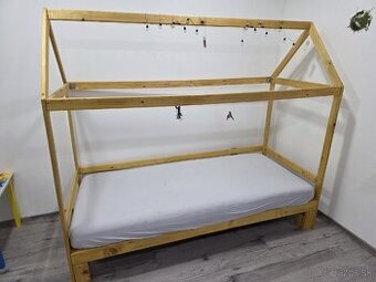 detská posteľ domček masiv 200x90