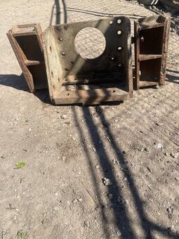 Zadná konzola Zetor