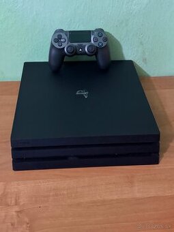 Dobrý deň Ponúkam na predaj Sony PS4 PRO 1TB Stav 10/10