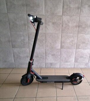 Predám Xiaomi Mi Electric Scooter M365 159Eur netreba PZP