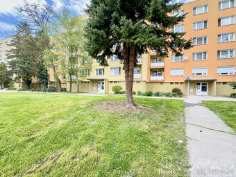 BOSEN | Priestranný 2 izbový byt s pekným výhľadom , 64m2.