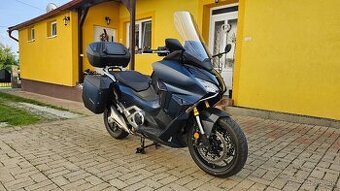 Honda Forza 750