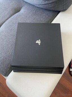 Predám PlayStation 4 PRO 1TB