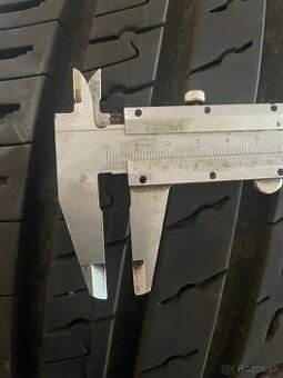 235/45R17