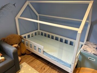 Detsky Postel v tvare domčeka