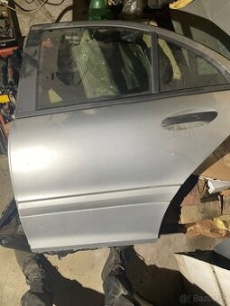 Dvere zadne lave mercedes