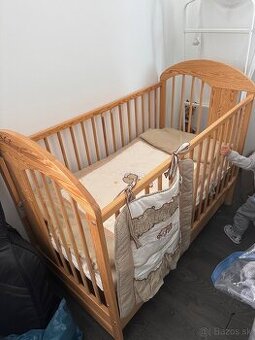 Detská drevená postielka