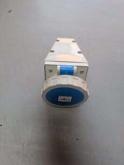 Zásuvka typ IZG 3232 IP 67