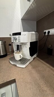 Kávovar Delonghi Magnifica
