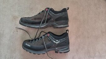 Damska trekingova obuv salewa