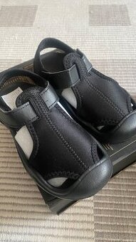 Nove sandále veľkosť  29