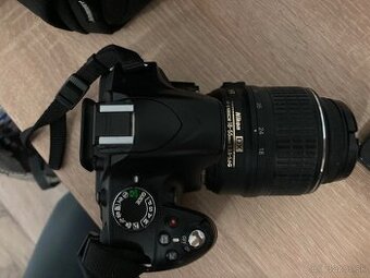 Nikon D3200 + AF-S DX Nikkor 18-55mm f/3.5-5.6G ED II, Čiern
