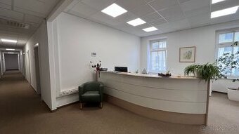 Administratívne priestory aj s parkingom, Obchodná – Bratisl