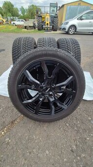 Zimná sada DEZENT 8Jx8 5x112 ET40, NOKIAN 245/45/R18