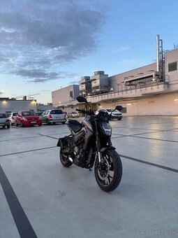 CFMOTO 300NK 2022 TOP STAV, pod 5000 km