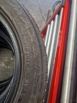 215/55R17 letné pneu Maxxis