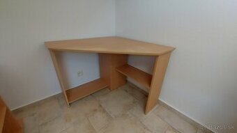 Rohový písací stolík